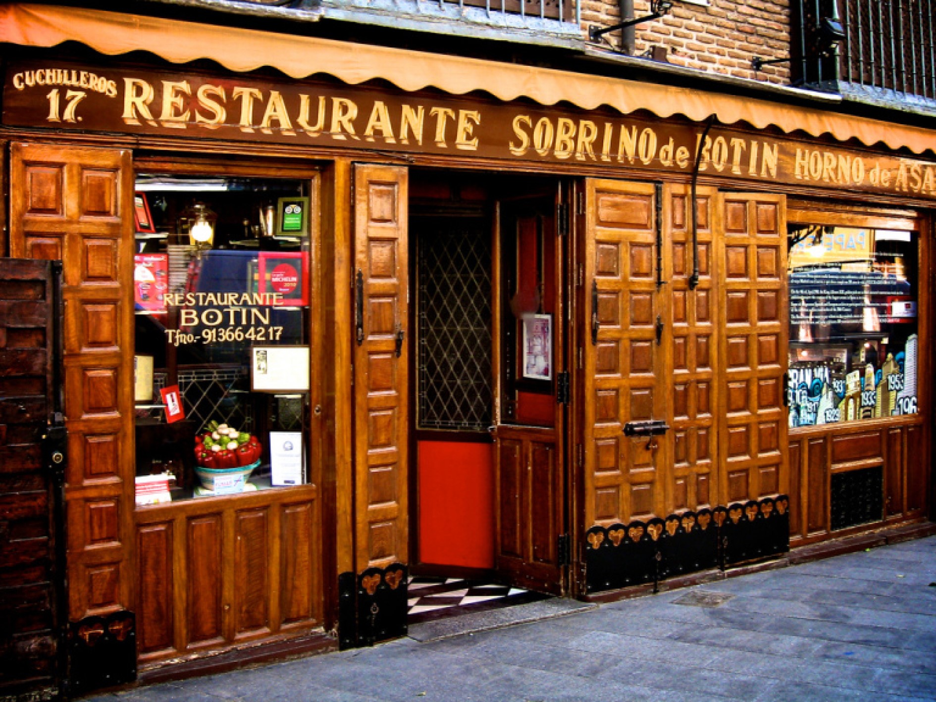 VISITA GUIADA DE TABERNAS Y RESTAURANTES CENTENARIOS